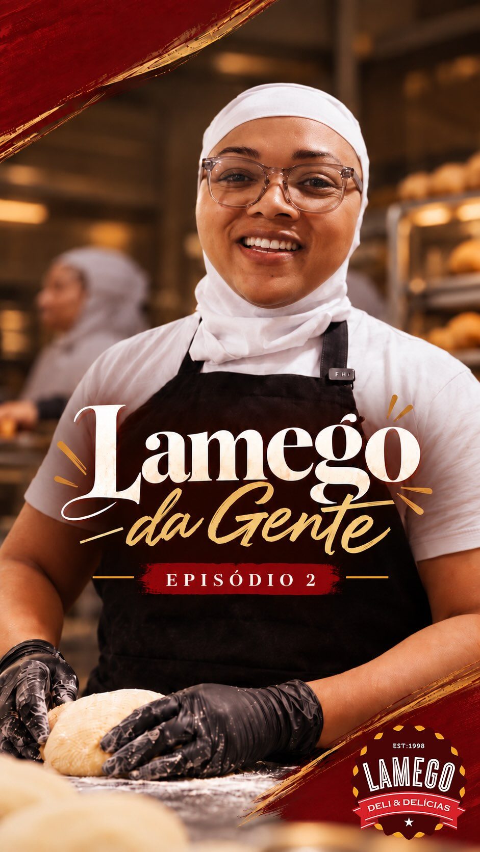 Padeira da Lamego sovando a massa — série Lamego da Gente